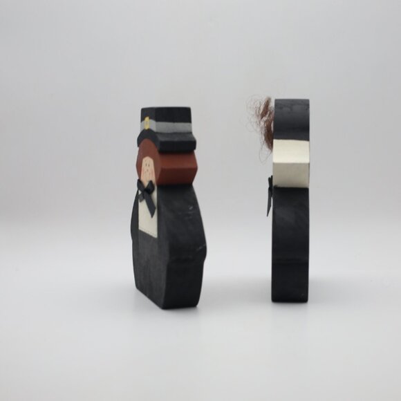 2 Vintage Wooden Pilgrim Thanksgiving Decorations - Picture 2 of 7